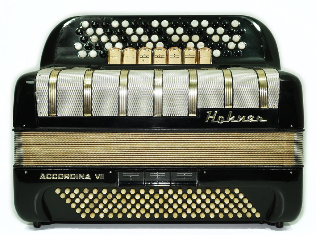 Vintage Hohner Accordina VII C Griff Knopfakkordeon 120 Bässe, hergestellt in Deutschland, mit neuen Riemen, Original Accordeon de Botones, 2671