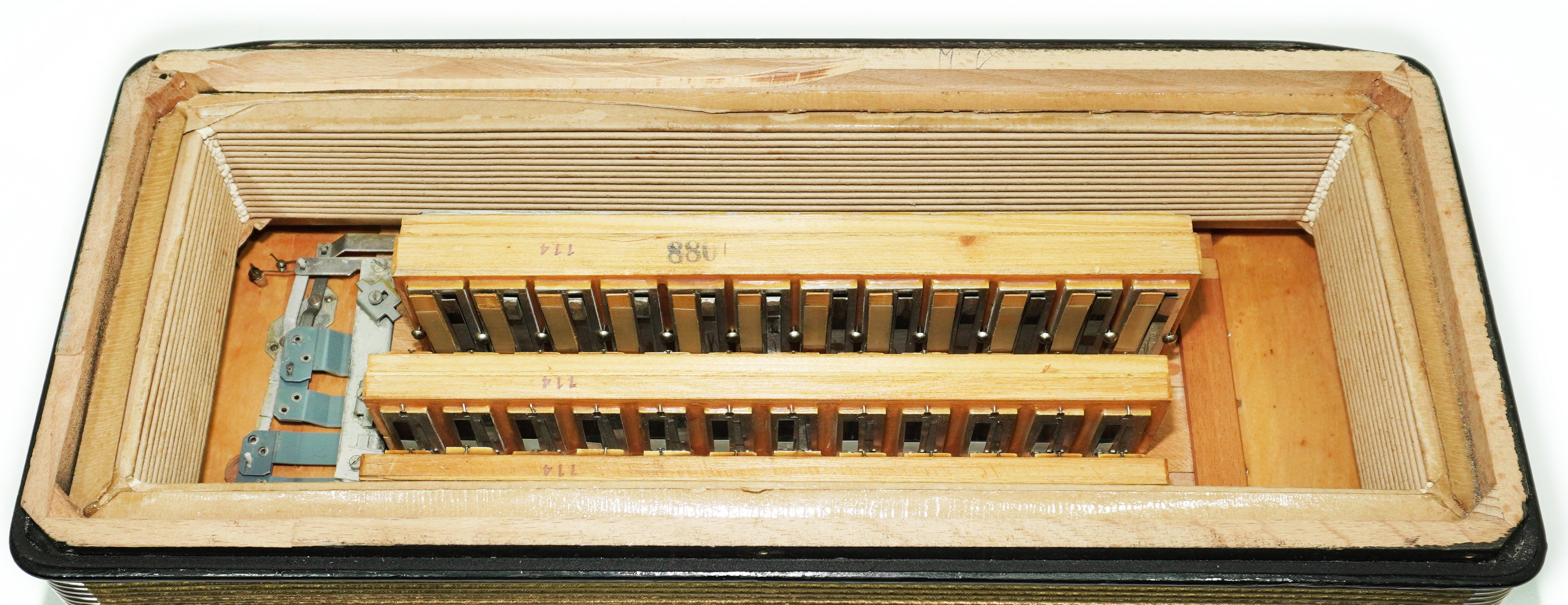 Vintage Hohner Accordina VII C Griff Knopfakkordeon 120 Bässe, hergestellt in Deutschland, mit neuen Riemen, Original Accordeon de Botones, 2671