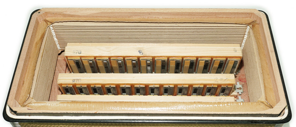 Vintage Hohner Accordina II C Griff Button Accordion 96 Bass, made in Germany, with New Straps and Hard Case, Original Accordeone de Botones, 2686