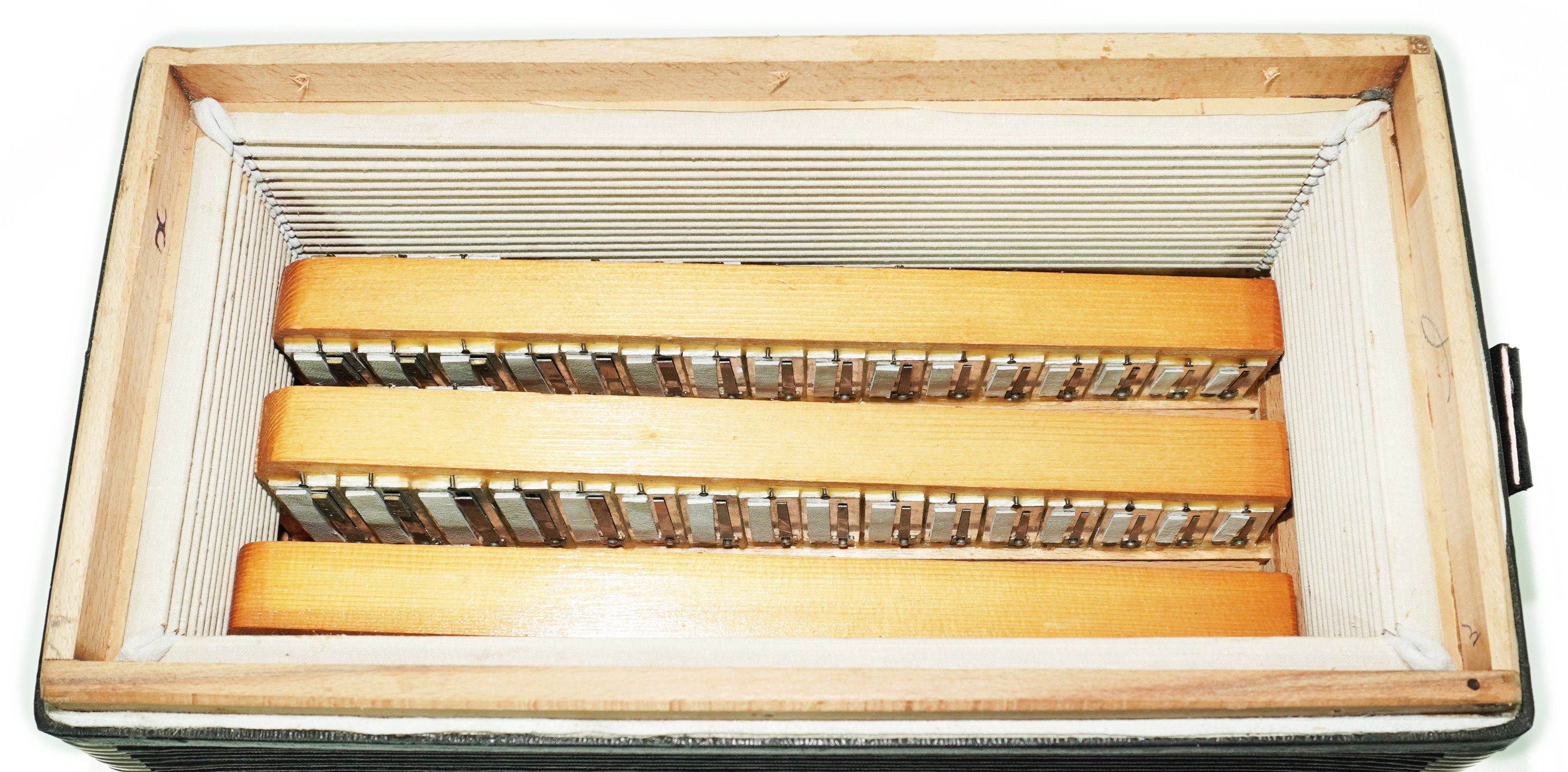 Free Bass Button Accordion Lightweight Tula Russian Bayan Yunost 80 Bass, New Straps, Vintage Bayan Accordian, 2692