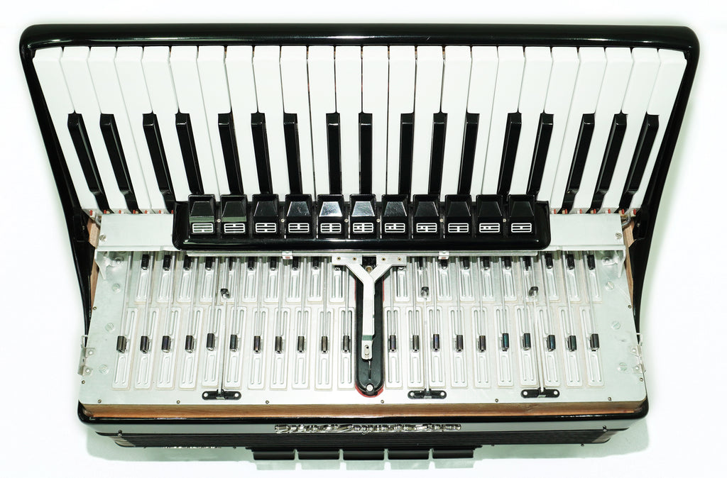 Close to New! Full Size Weltmeister Meteor Accordion 120 bass made in Germany, Concert Piano Akkordeon for Adults, Straps and Hard Case, 2696