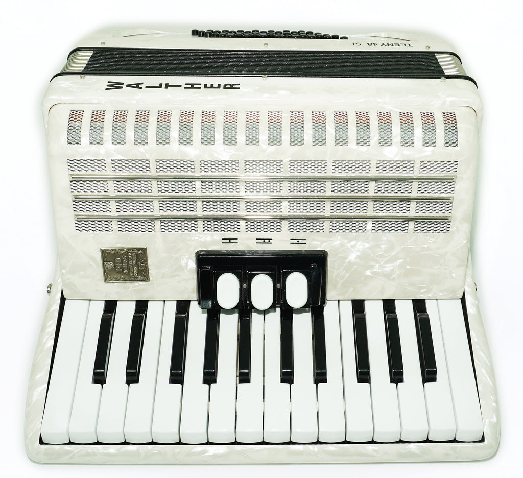 Close to New! Walther Teeny 48 Bass Lightweight Piano Accordion, German Akkordeon for Beginners Children Kids, Straps, Hard Case, 2697