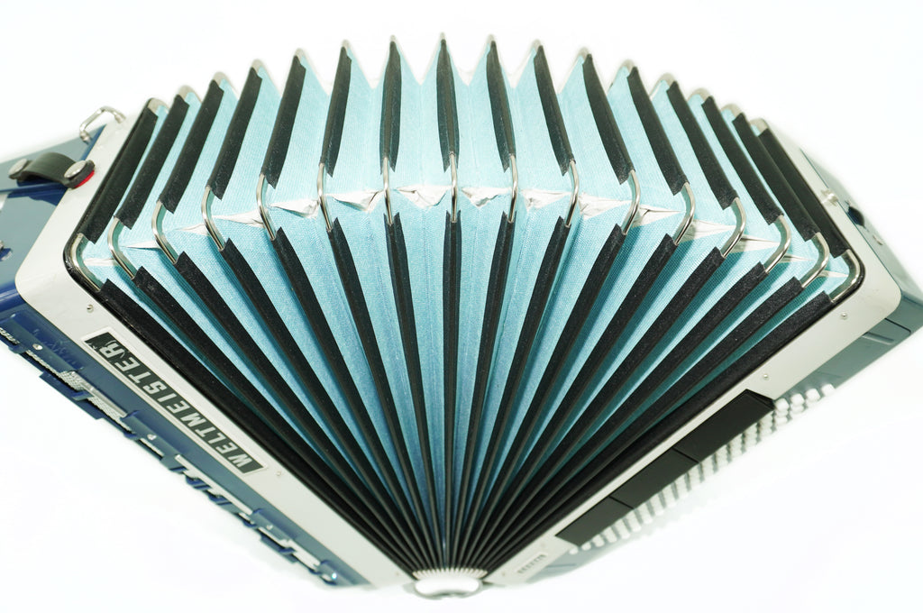 Weltmeister Cordal Accordion 80 Bass made in Germany, New Straps Soft Case for Gift, Vintage Keyboard Piano Accordian Musical Instrument, 2706