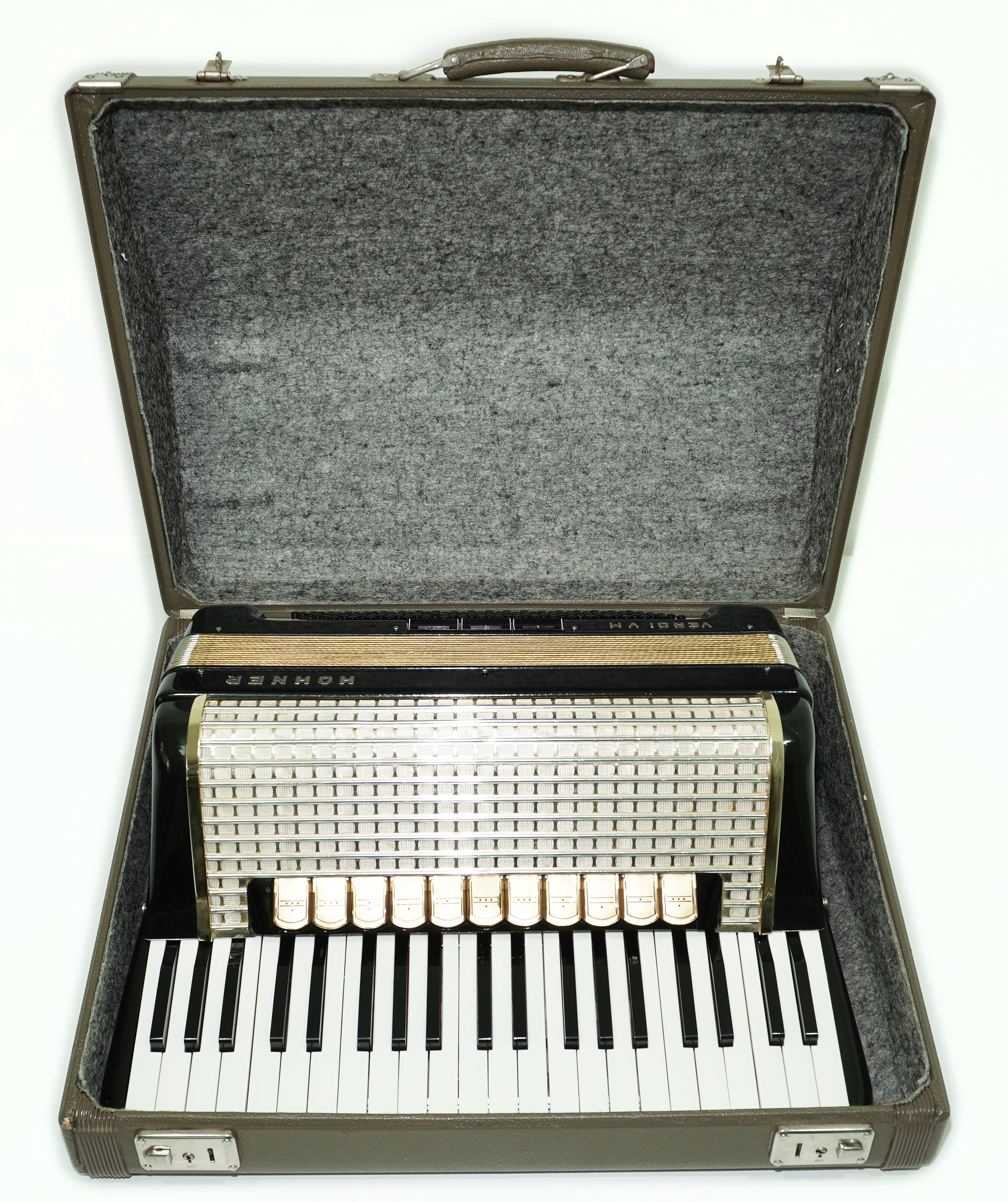 Full Size Horch DeLuxe Accordion 120 Bass, Original Concert Piano Accordion, made in Germany, New Straps and Soft Bag for Gift, 2720