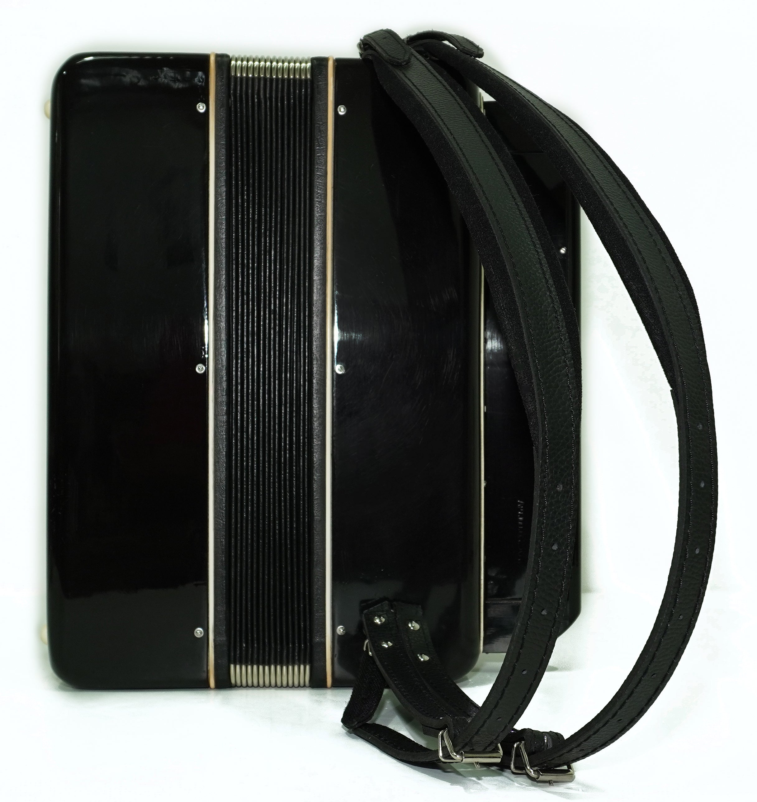 Converter Bayan Rubin 5 Free Bass and Stradella, 120 Bass Button Accordion, Vintage Russian Bayan Accordion, with Straps and Case, 2741