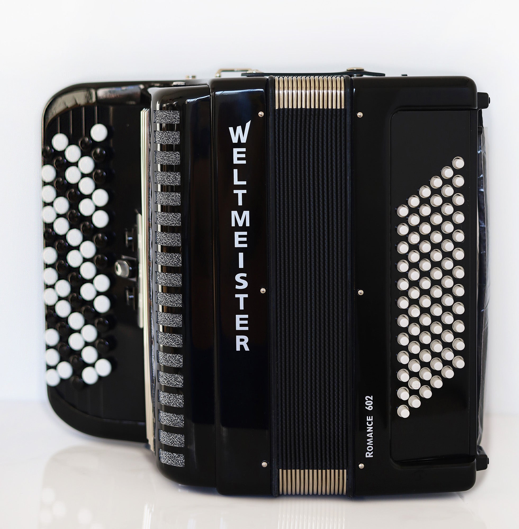 NEW Weltmeister Romance 602 Button Accordion, made in Germany, 72 Bass buttons, Lightweight Accordion B-Gripp, Black, Straps and Case, Item Location USA