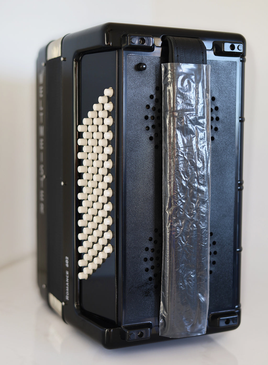 NEW Weltmeister Romance 602 Button Accordion, made in Germany, 72 Bass buttons, Lightweight Accordion B-Gripp, Black, Straps and Case, Item Location USA