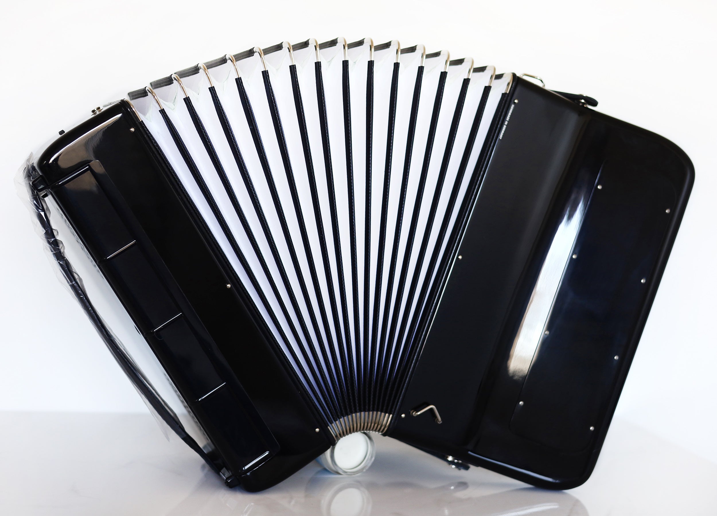 NEW Weltmeister Romance 703 Button Accordion, made in Germany, 96 Bass buttons, 5 Row Accordion B-Gripp, Black, Straps and Case, Shipping from USA