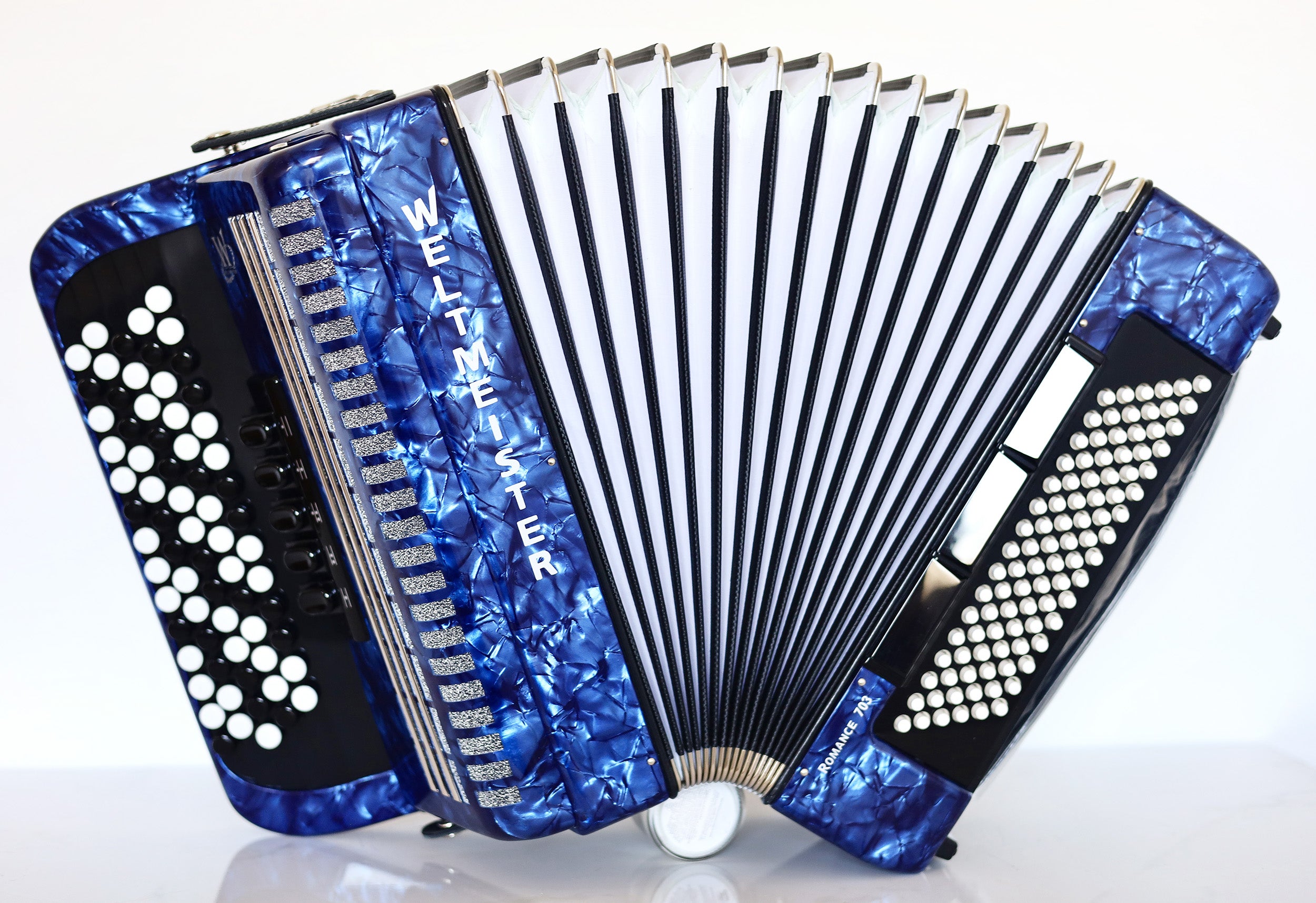 NEW Weltmeister Romance 703 5 Rows Chromatic Button Accordion, made in Germany, 96 Bass buttons, B-Gripp, Blue Pearl, incl. Straps and Case, Item Location USA