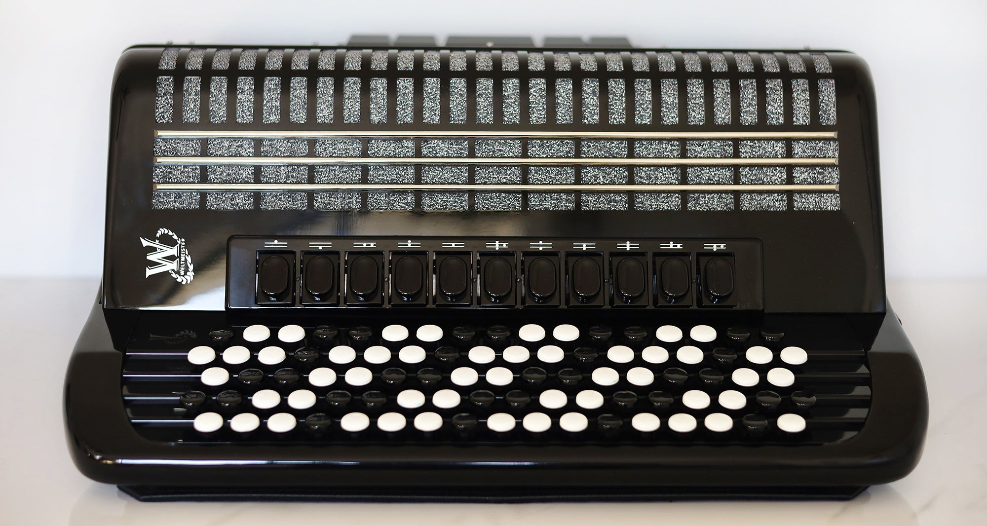 NEW Weltmeister Romance 874 5 Rows Chromatic Button Accordion, made in Germany, 120 Bass buttons, B-Gripp, Black, incl. Straps and Case, Item Location USA