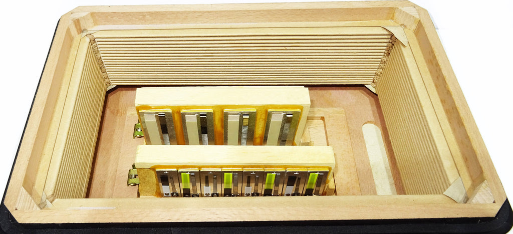 Close to New! Hohner Club llB Diatonic Squeezebox German Button Accordion Straps 2052, Rare Quality Harmonica, Amazing sound!