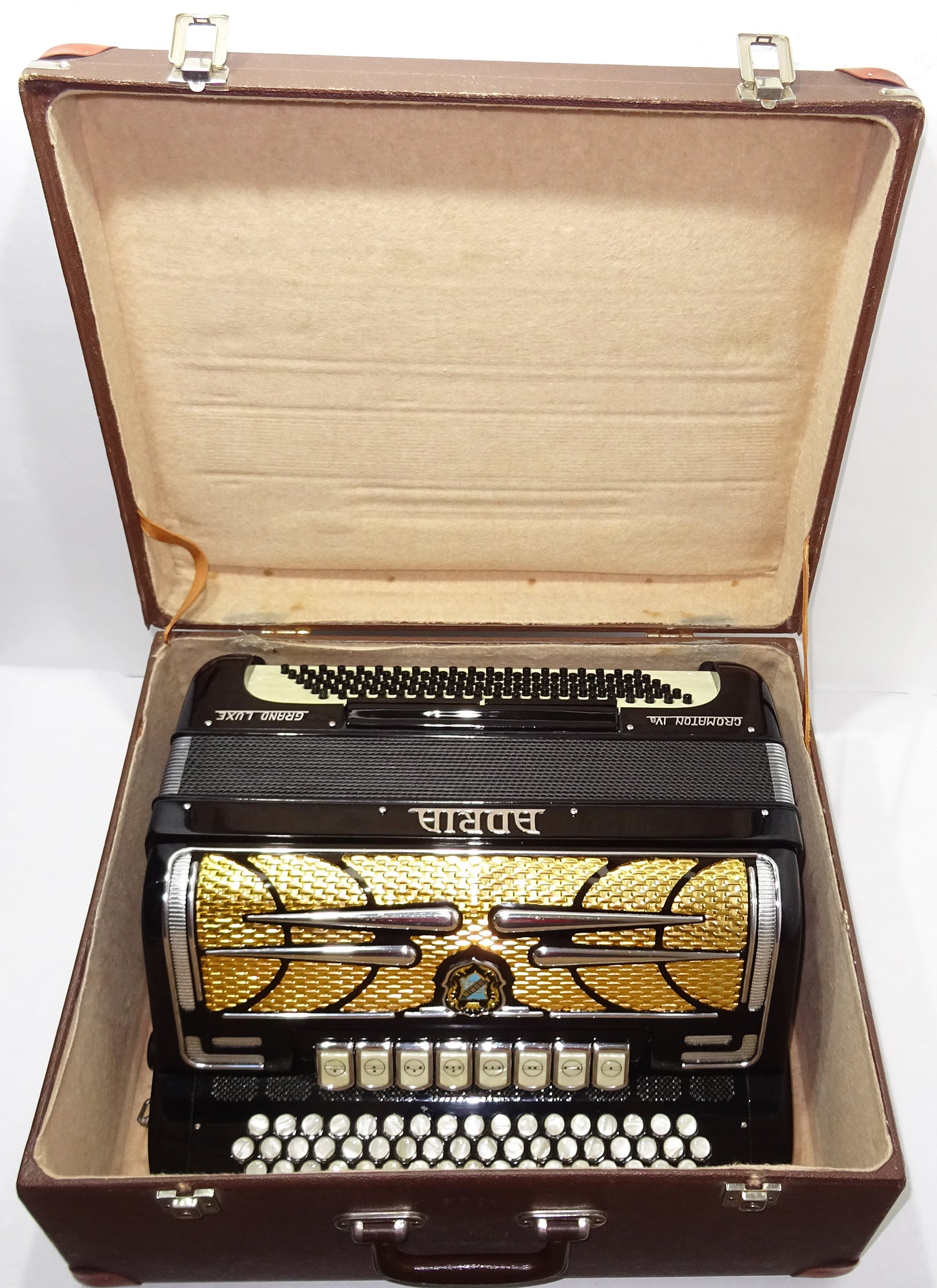 Adria Cromaton IV B Grand Luxe 5 Row Button Accordion 120 Bass, made in Italy, C Griff, Double Cassotto, 2536, includes Straps and Case, Amazing sound!