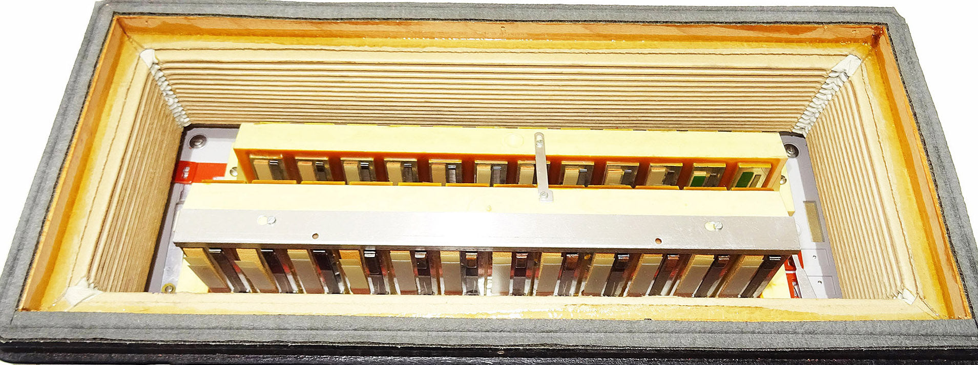 Nahezu neuwertig! Weltmeister Cordal 80 Bass, hergestellt in Deutschland, Pianoakkordeon, neue Riemen 2136, hochwertiges Musikinstrument, voller und tiefer Klang