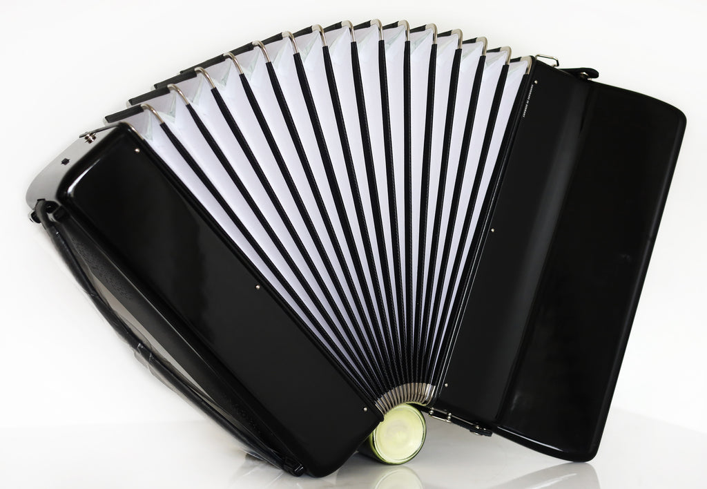 NEW Weltmeister Achat 80 Piano Accordion made in Germany, 80 Bass buttons, Original New Straps and Case, Keyboard Accordian, Black