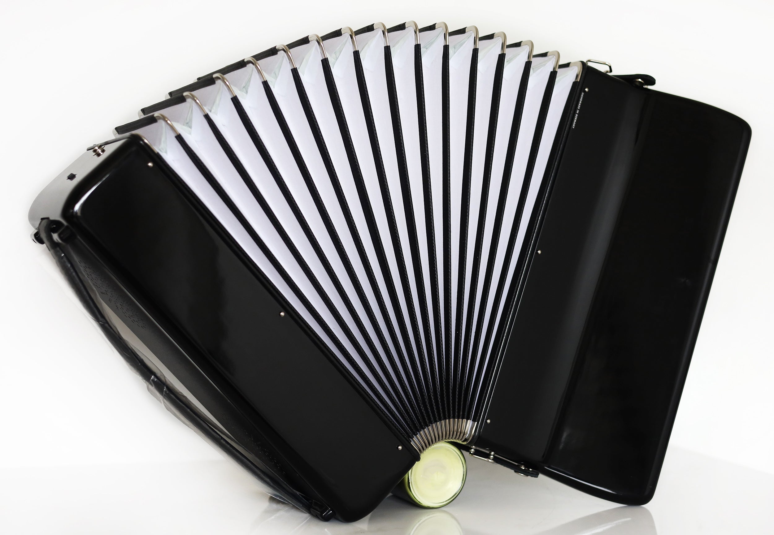 NEW Weltmeister Achat 80 Piano Accordion made in Germany, 80 Bass buttons, Original New Straps and Case, Keyboard Accordian, Black