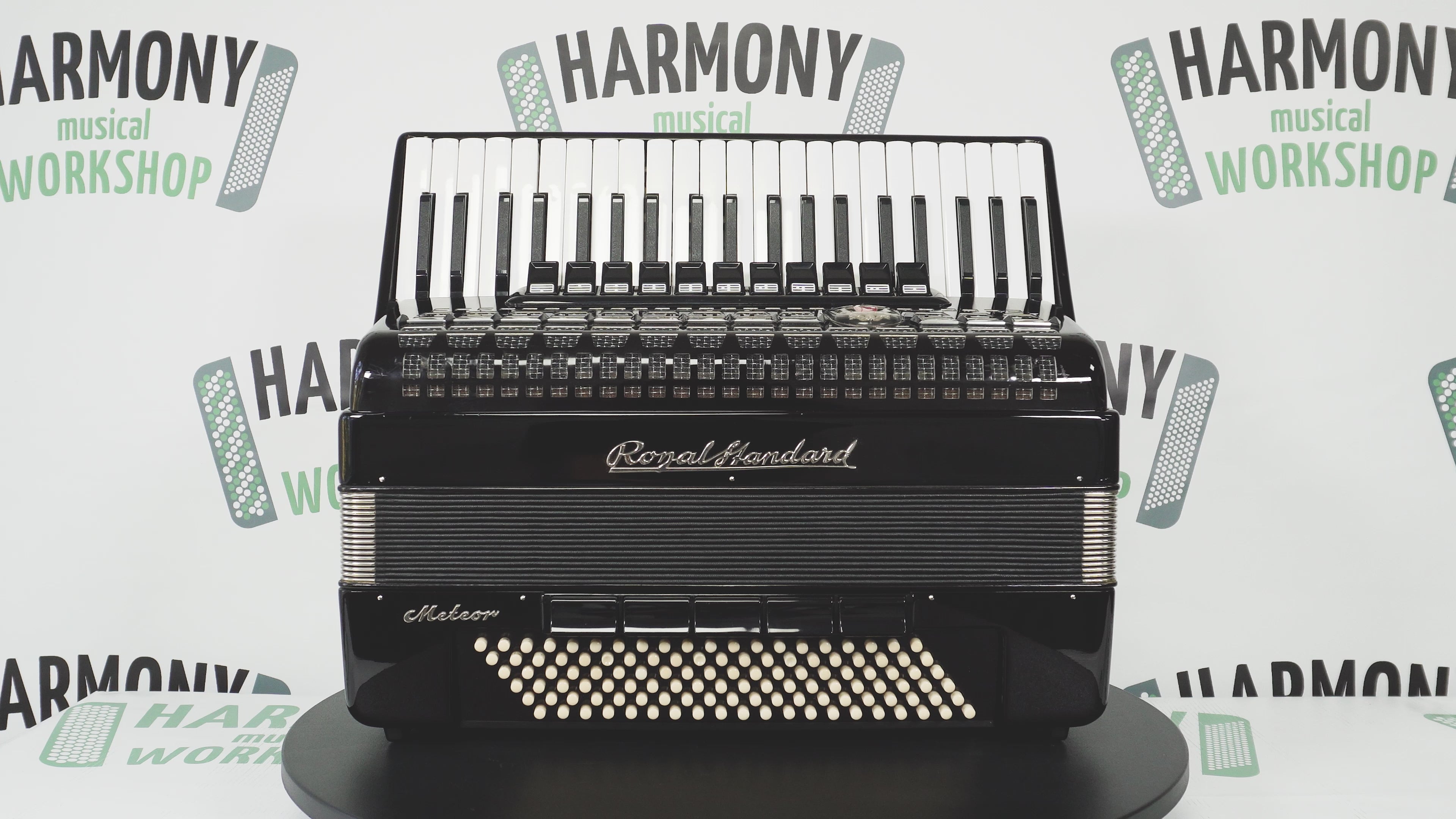 Royal Standard Meteor 120 Bass Piano Accordion – Musical Workshop