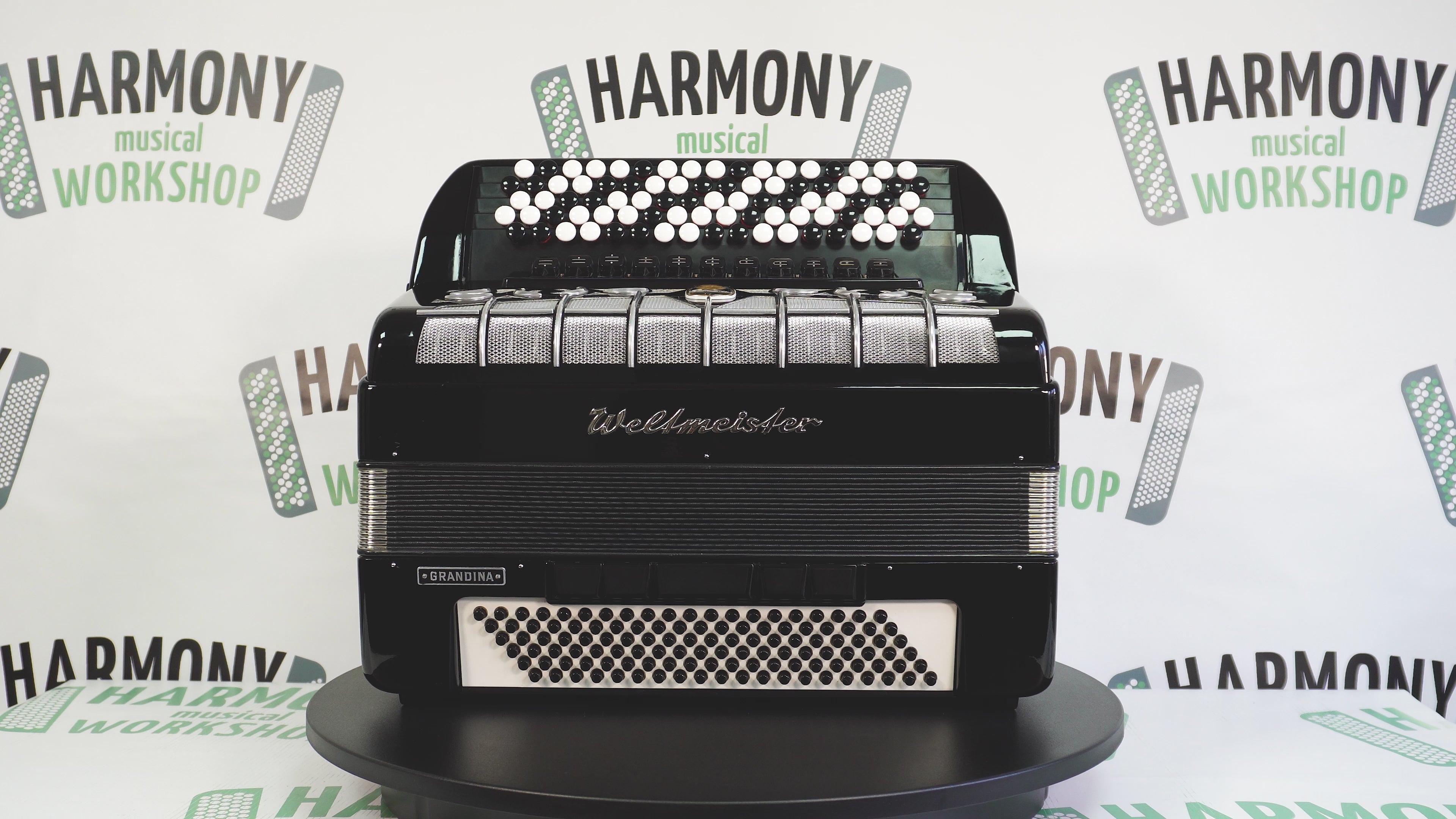 Weltmeister Grandina Vintage Button Accordion, made in Germany, Concert Bayan, Griff B Stradella, 2451, New Straps and Soft Case, Professional Accordian