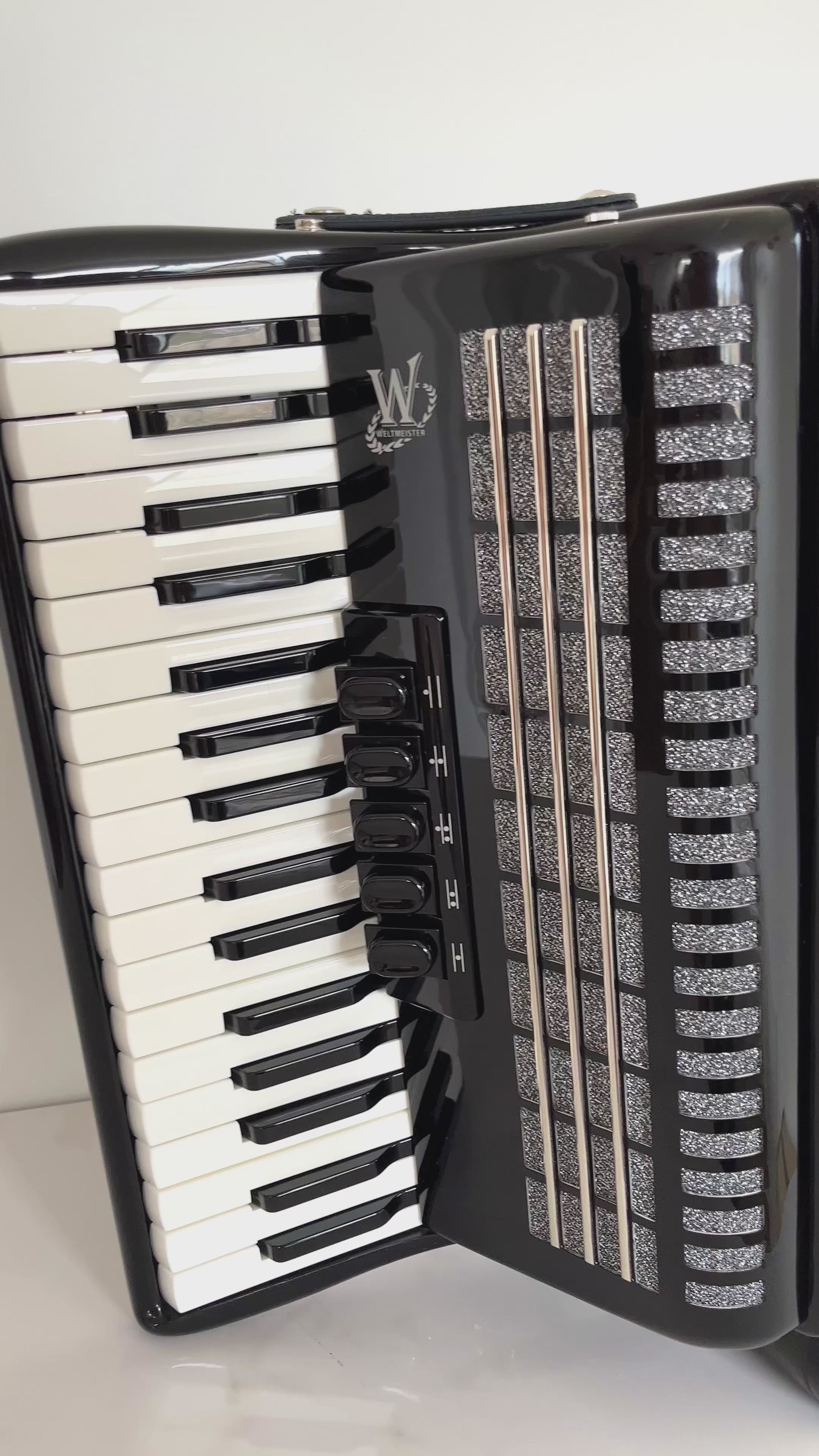 NEW Weltmeister Achat 80 Piano Accordion made in Germany, 80 Bass buttons, Original New Straps and Case, Keyboard Accordian, Black