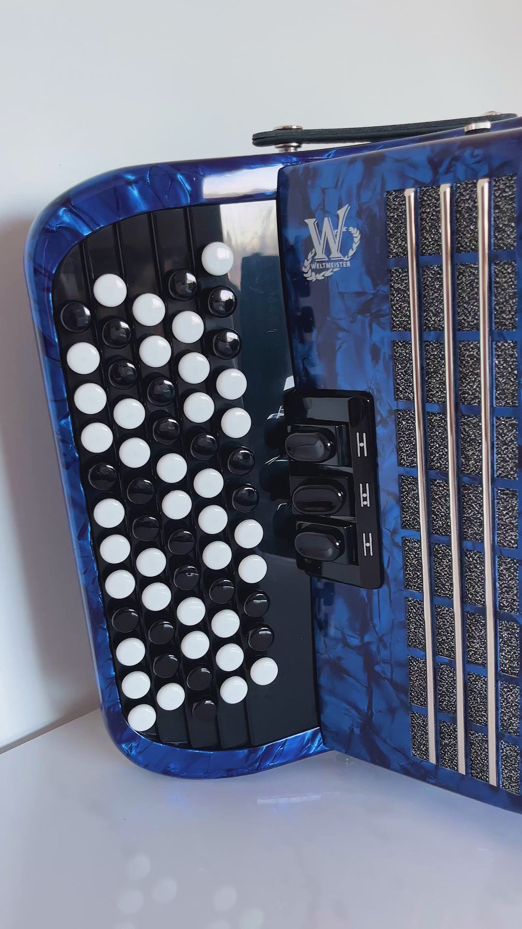 NEW Weltmeister Romance 602 Button Accordion, made in Germany, 72 Bass buttons, Lightweight Accordion B-Gripp, Blue, Straps and Case, Shipping from USA