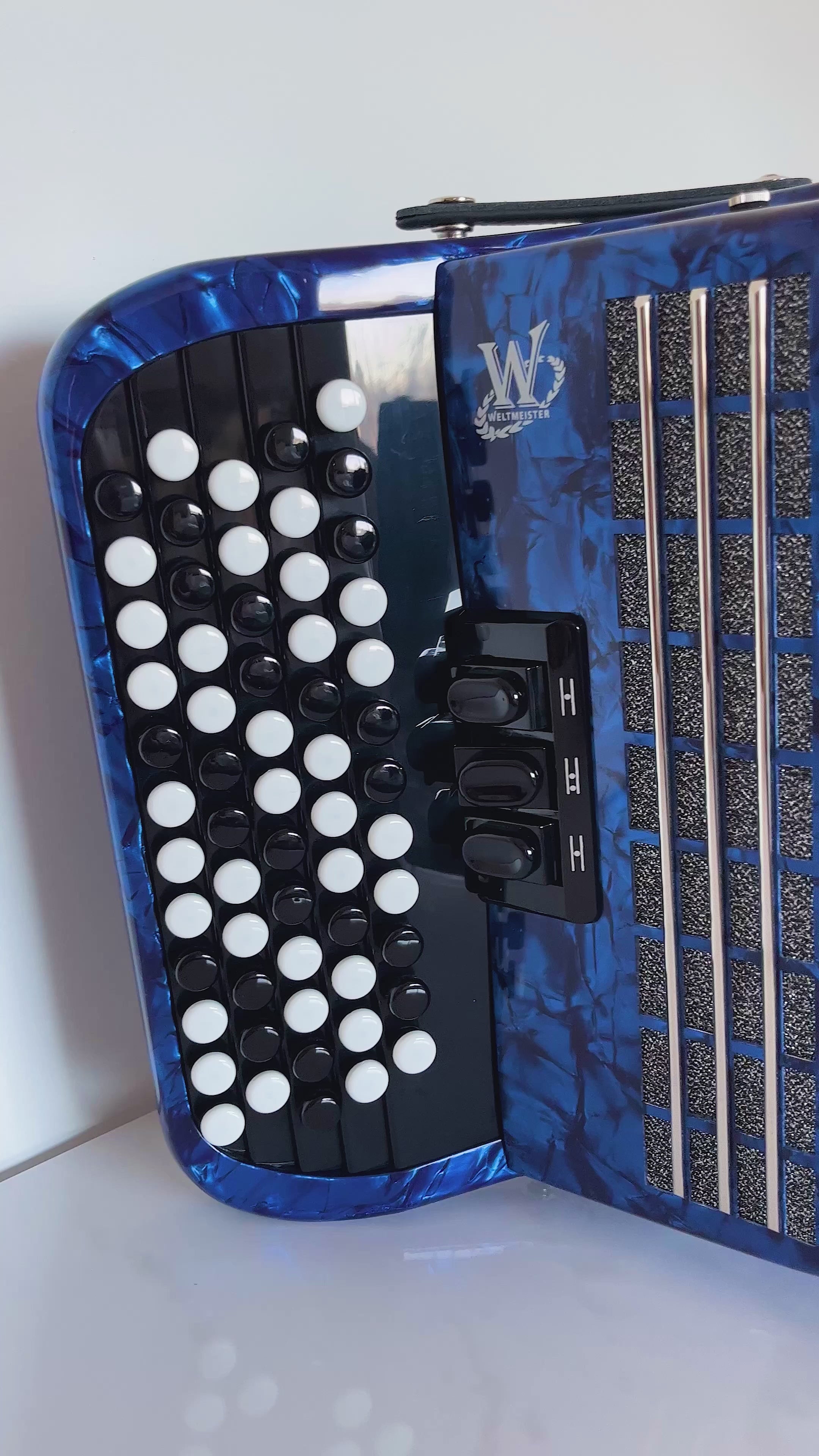 NEW Weltmeister Romance 602 Button Accordion, made in Germany, 72 Bass buttons, Lightweight Accordion B-Gripp, Blue, Straps and Case, Shipping from USA