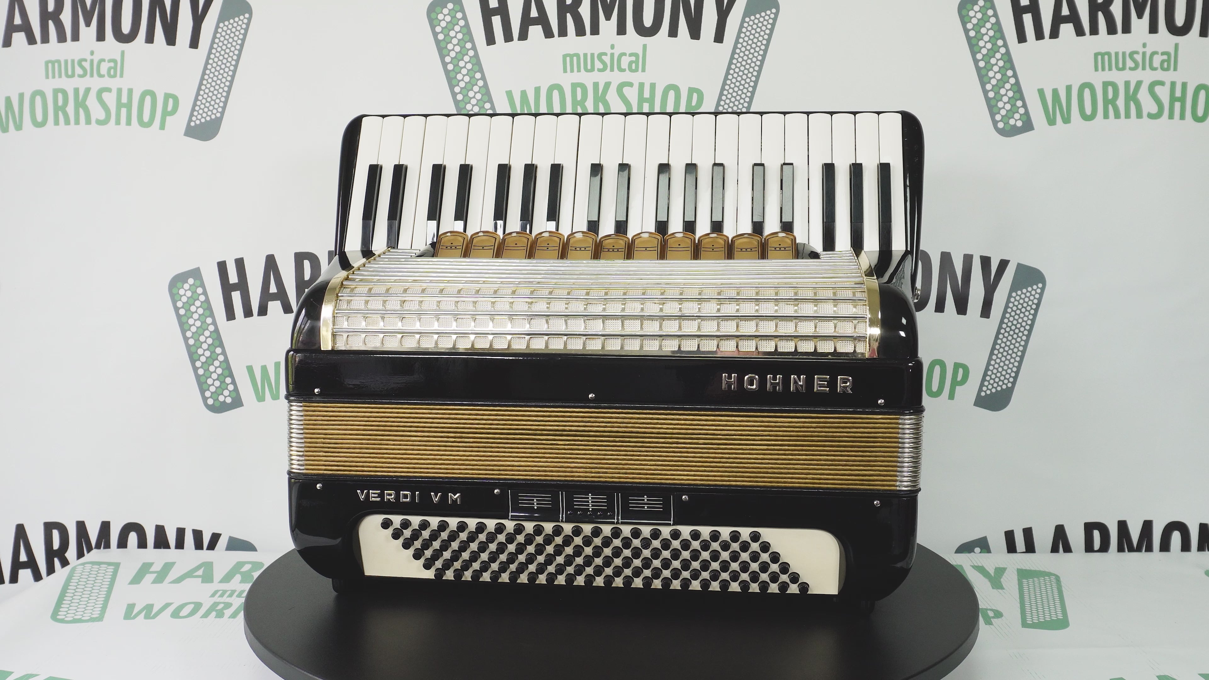 Full Size Horch DeLuxe Accordion 120 Bass, Original Concert Piano Accordion, made in Germany, New Straps and Soft Bag for Gift, 2720