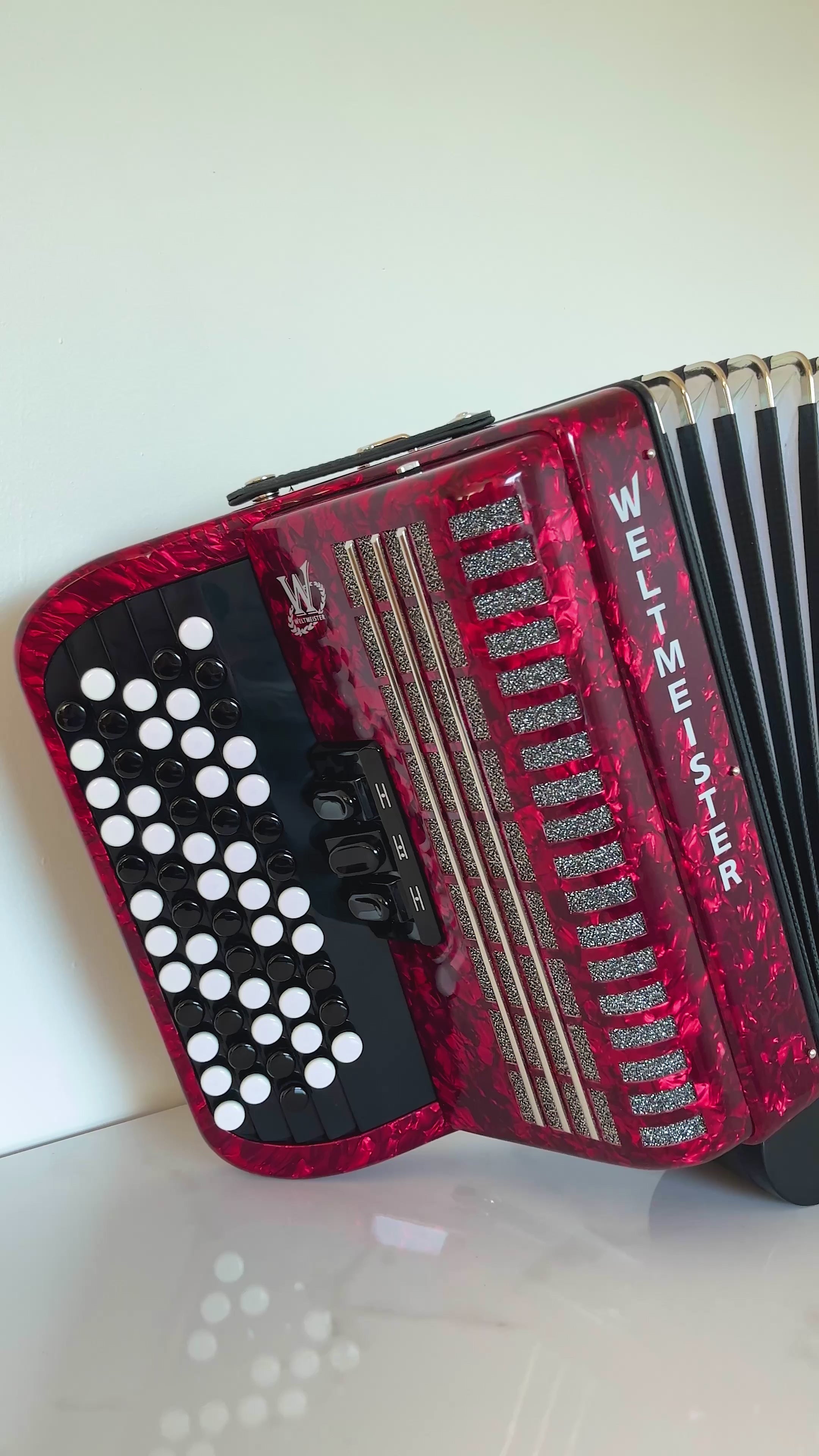 NEW Weltmeister Romance 602 Button Accordion, made in Germany, 72 Bass buttons, Lightweight Accordion B-Gripp, Red Pearl, Straps and Case, Shipping from USA