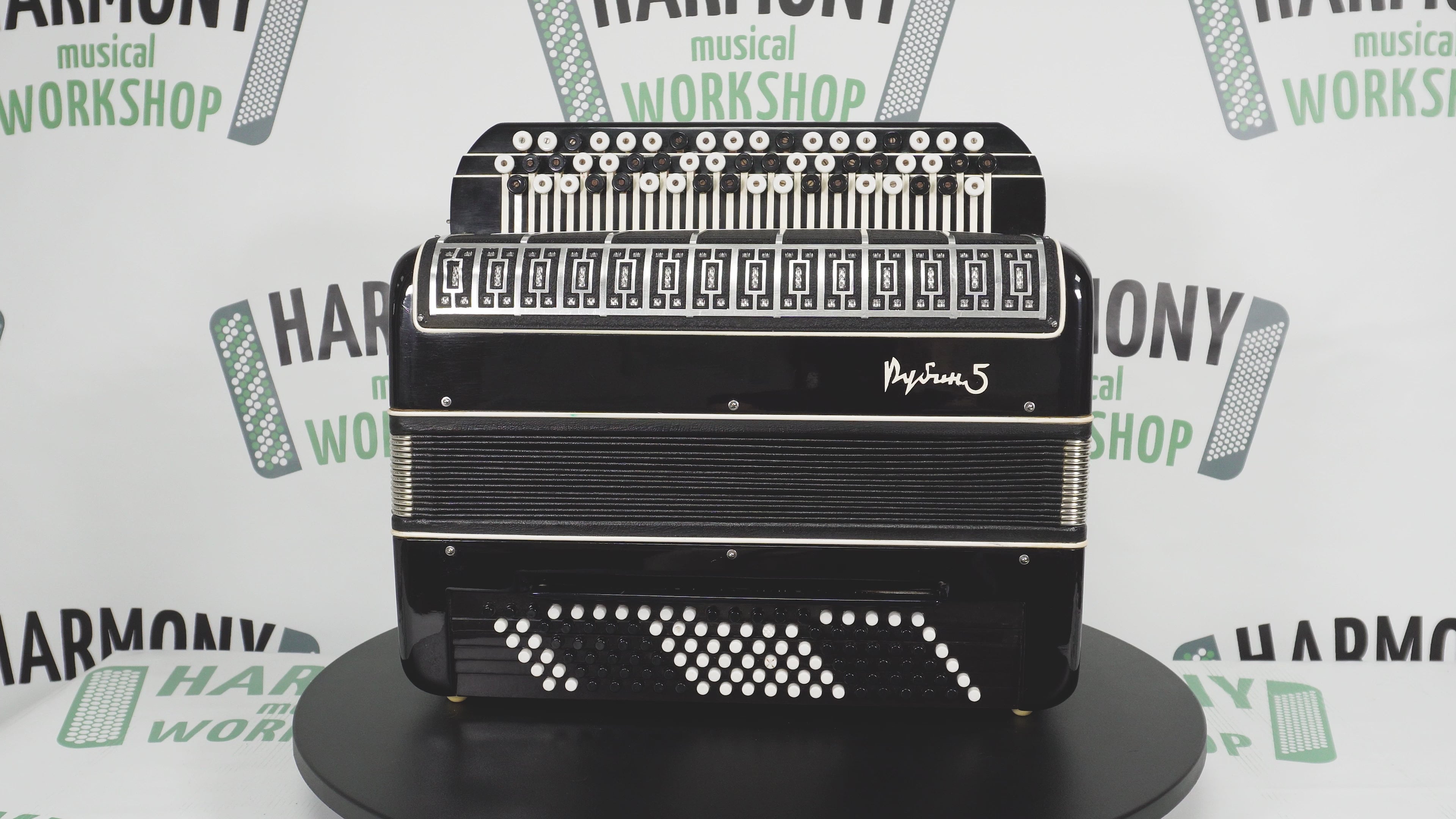 Converter Bayan Rubin 5 Free Bass and Stradella, 120 Bass Button Accordion, Vintage Russian Bayan Accordion, with Straps and Case, 2741