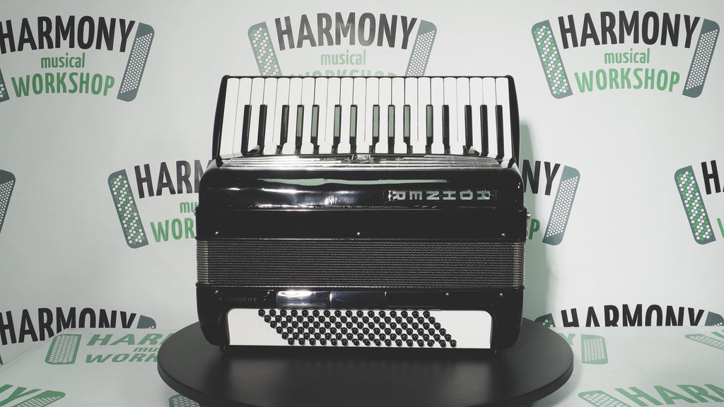 Hohner Favorit IV P Vintage Pianoakkordeon made in Germany, originales Tastaturakkordeon, inkl. Riemen und Hartschalenkoffer, 2659