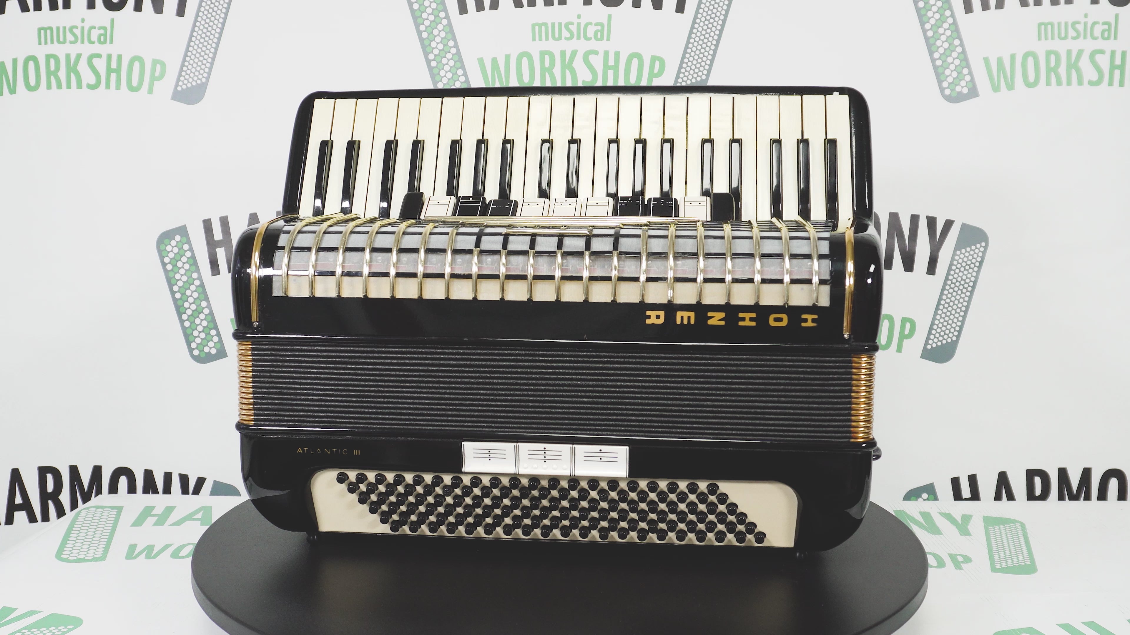 Hohner Atlantic III Piano Accordion 120 Bass, made in Germany, Straps and Soft Bag, Vintage Original Musical Instrument, 2672
