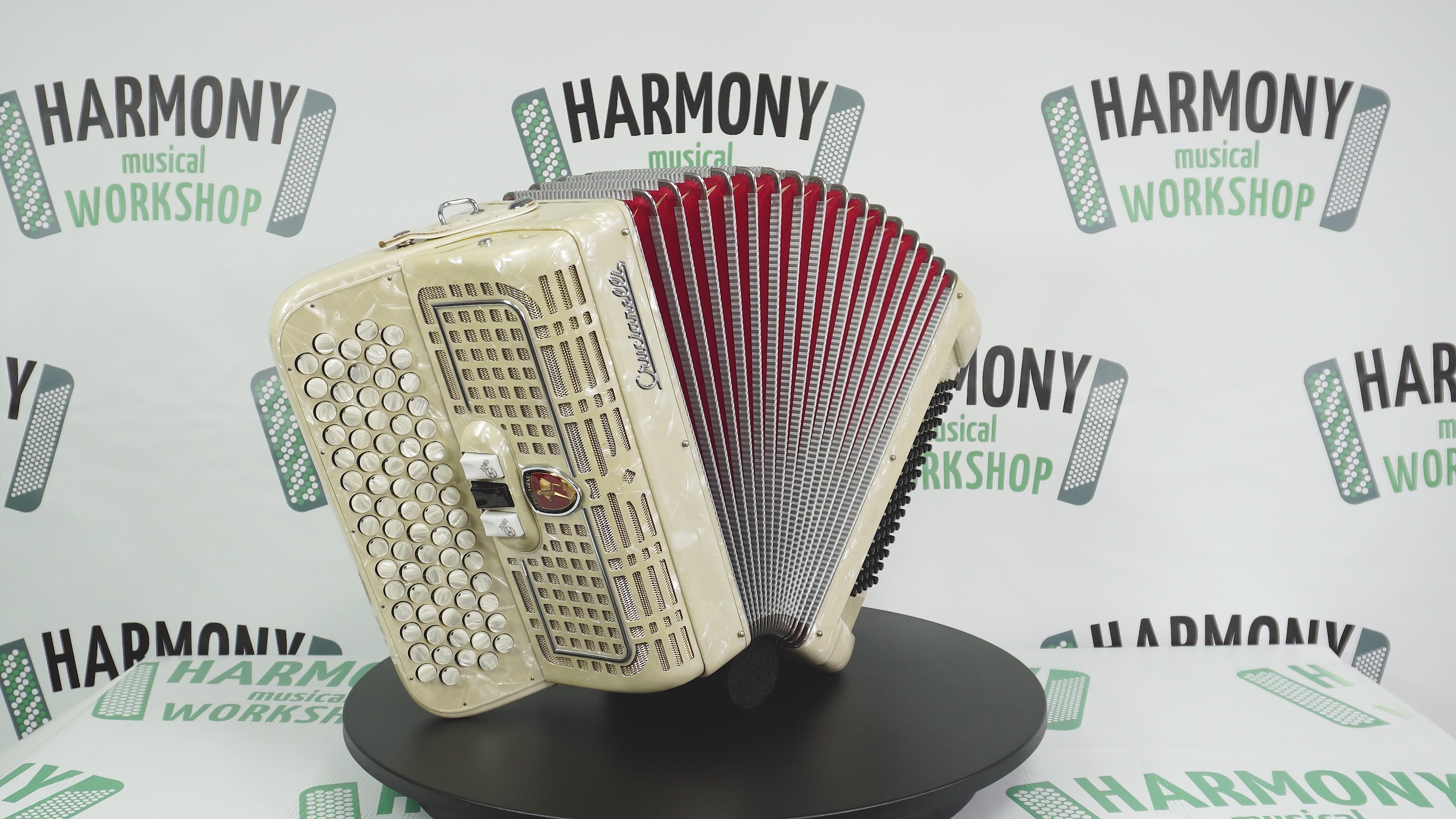 Crucianelli 5 Row Lightweight Button Accordion 80 Bass, C System, made in Italy, Rare Original Musical Instrument, Small Accordeone de Botones, 2554