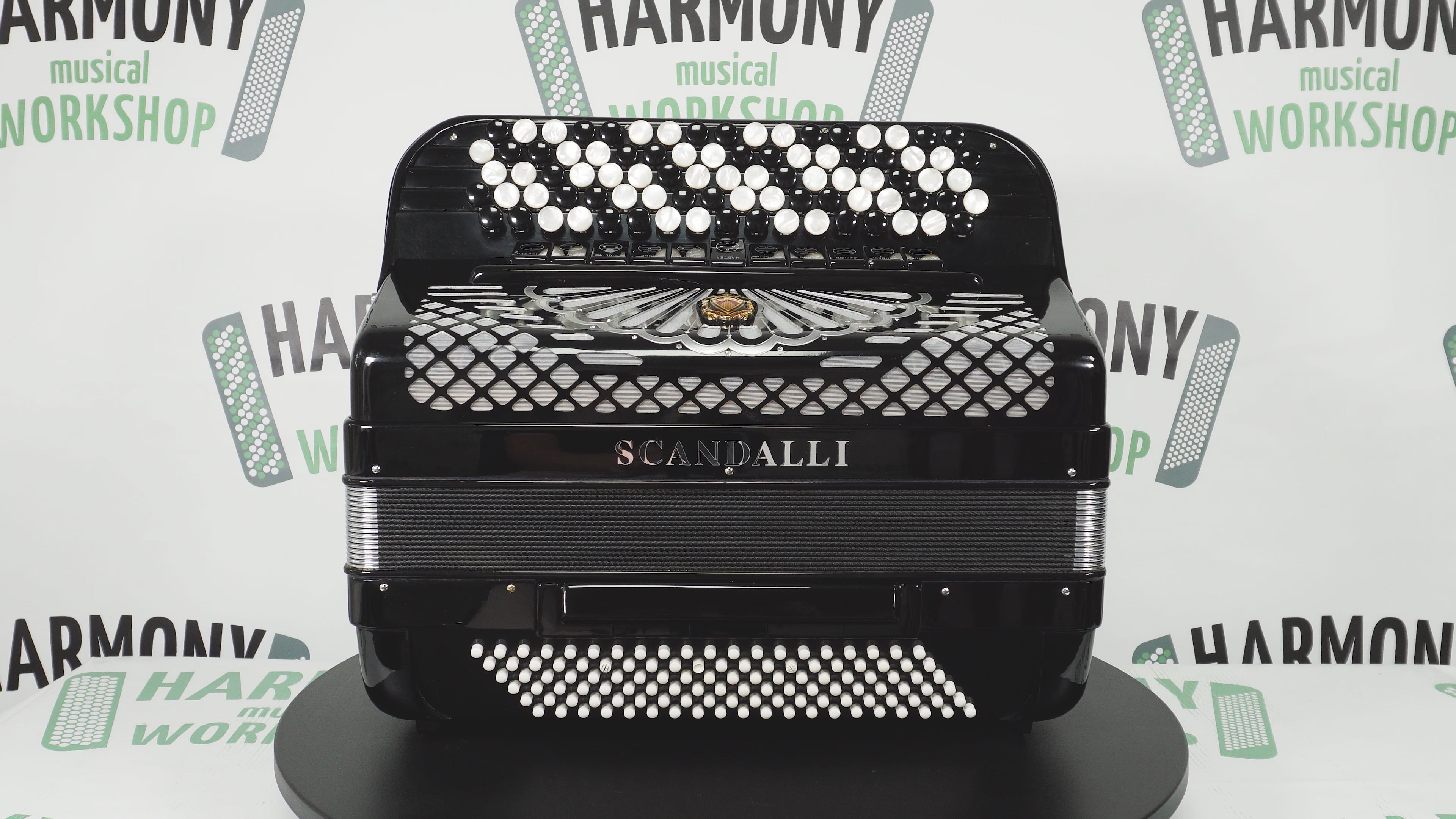 Scandalli Professional 5 Row Button Accordion 120 Bass C Griff, made in Italy, Straps and Case, 2747