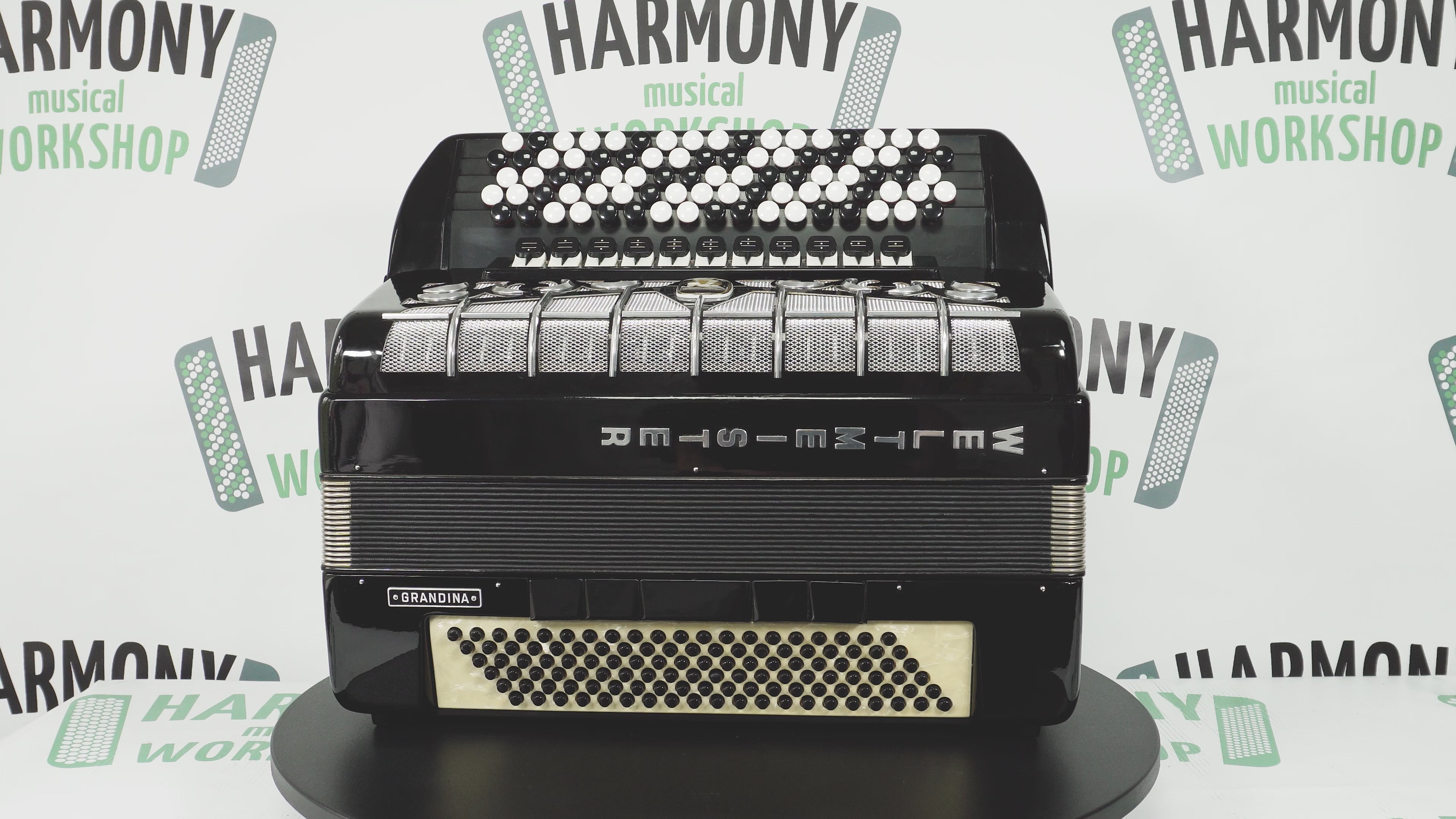 Weltmeister Grandina Button Accordion 120 Bass, made in Germany, 5 Row Bayan B Griff, Straps and Case, 2722