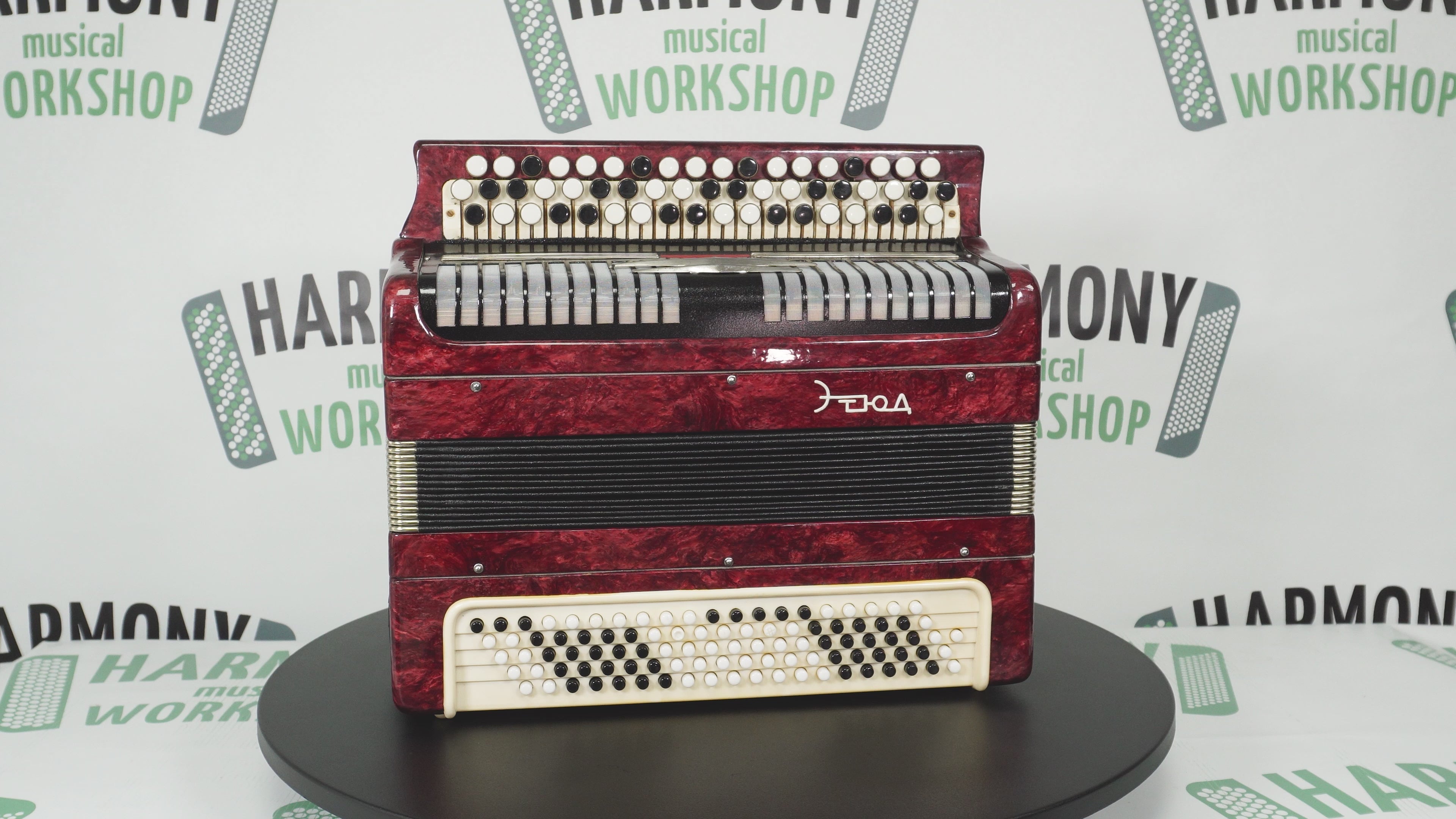 Tulskiy Russian Bayan Etude, 3 Row Chromatic Button Accordion 100 Bass, B System, Straps and Case, Soviet Garmoshka Tula, 2760