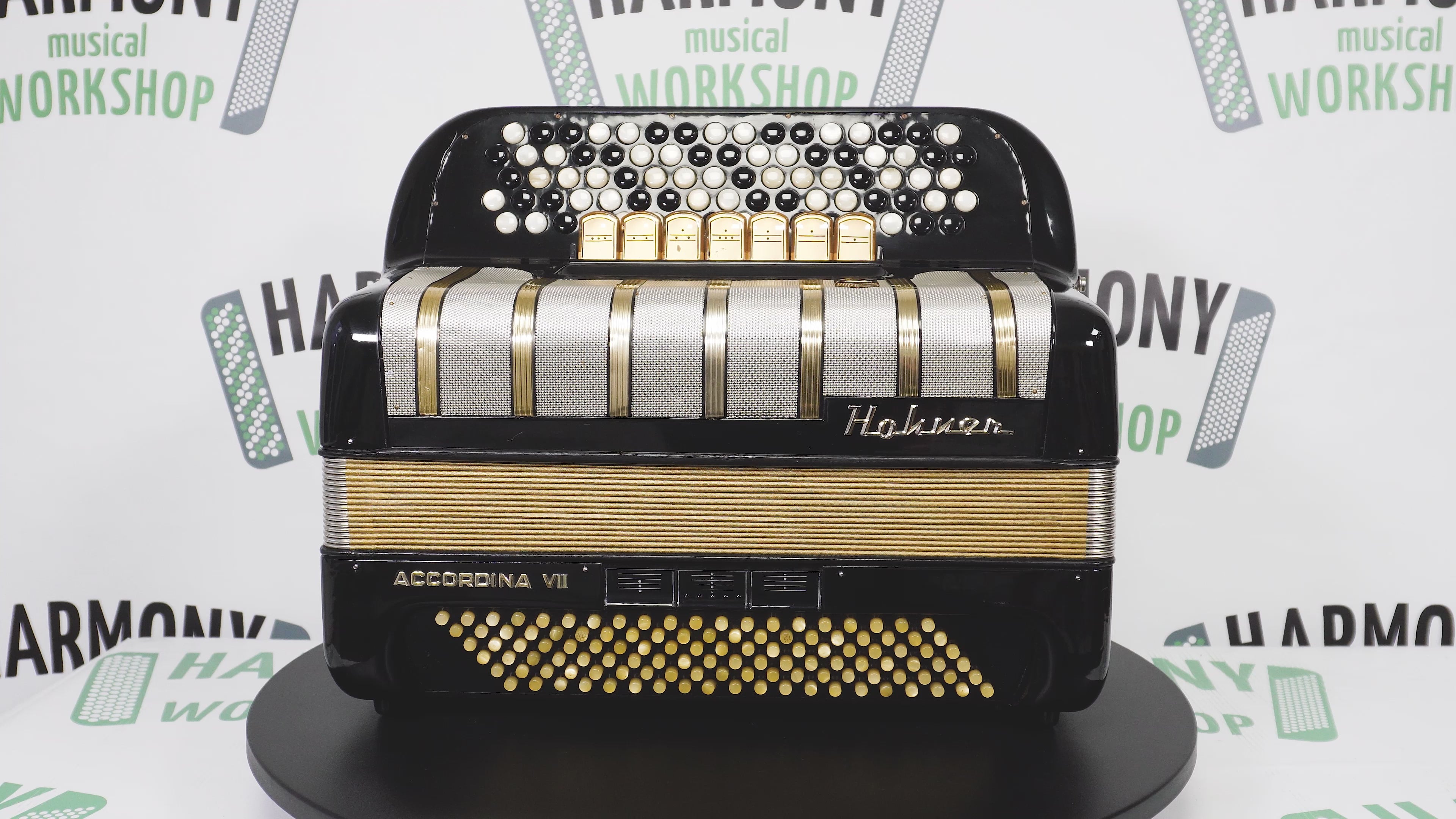 Vintage Hohner Accordina VII C Griff Knopfakkordeon 120 Bässe, hergestellt in Deutschland, mit neuen Riemen, Original Accordeon de Botones, 2671