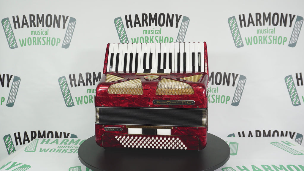 Vintage Lignatone Delicia Accord VII Piano Accordion 80 Bass, made in Czechoslovakia, New Straps, Original Keyboard Musical Instrument, 2552