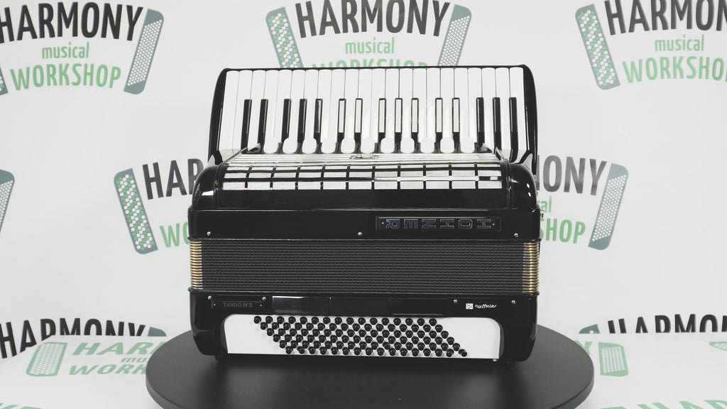 Hohner Tango IV S Vintage Piano Akkordeon Made in Germany, Akkordeon mit Original Qualitätsklaviatur, inkl. Riemen und Hartschalenkoffer, Erstaunlicher Klang! 2639