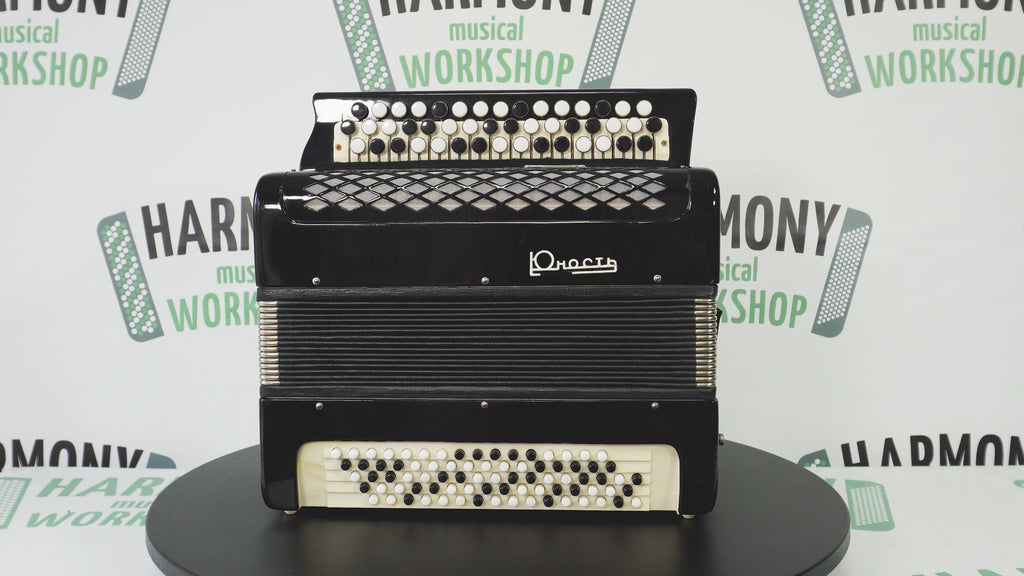 Free Bass Button Accordion Lightweight Tula Russian Bayan Yunost 80 Bass, New Straps, Vintage Bayan Accordian, 2692