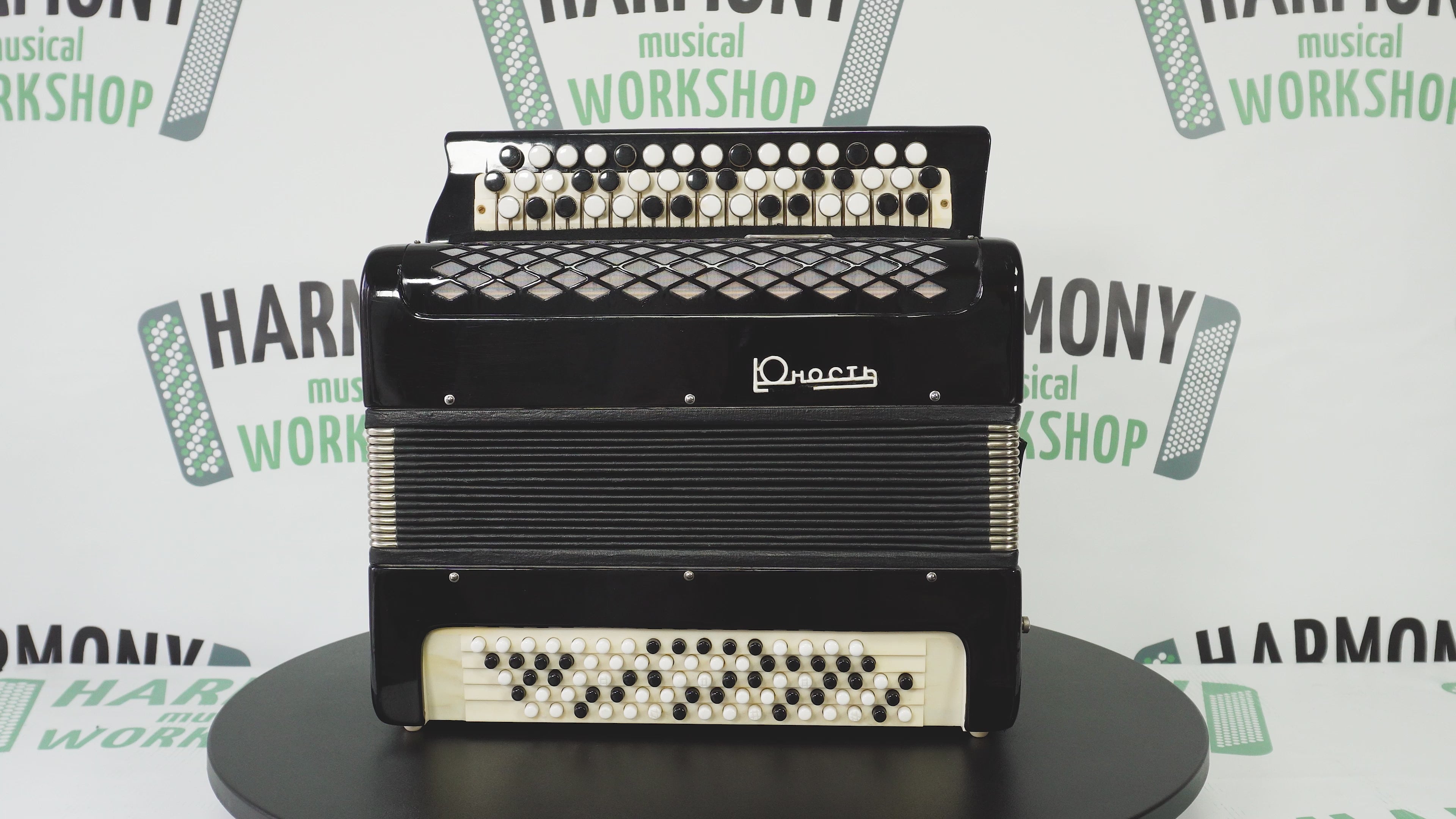 Free Bass Button Accordion Lightweight Tula Russian Bayan Yunost 80 Bass, New Straps, Vintage Bayan Accordian, 2692