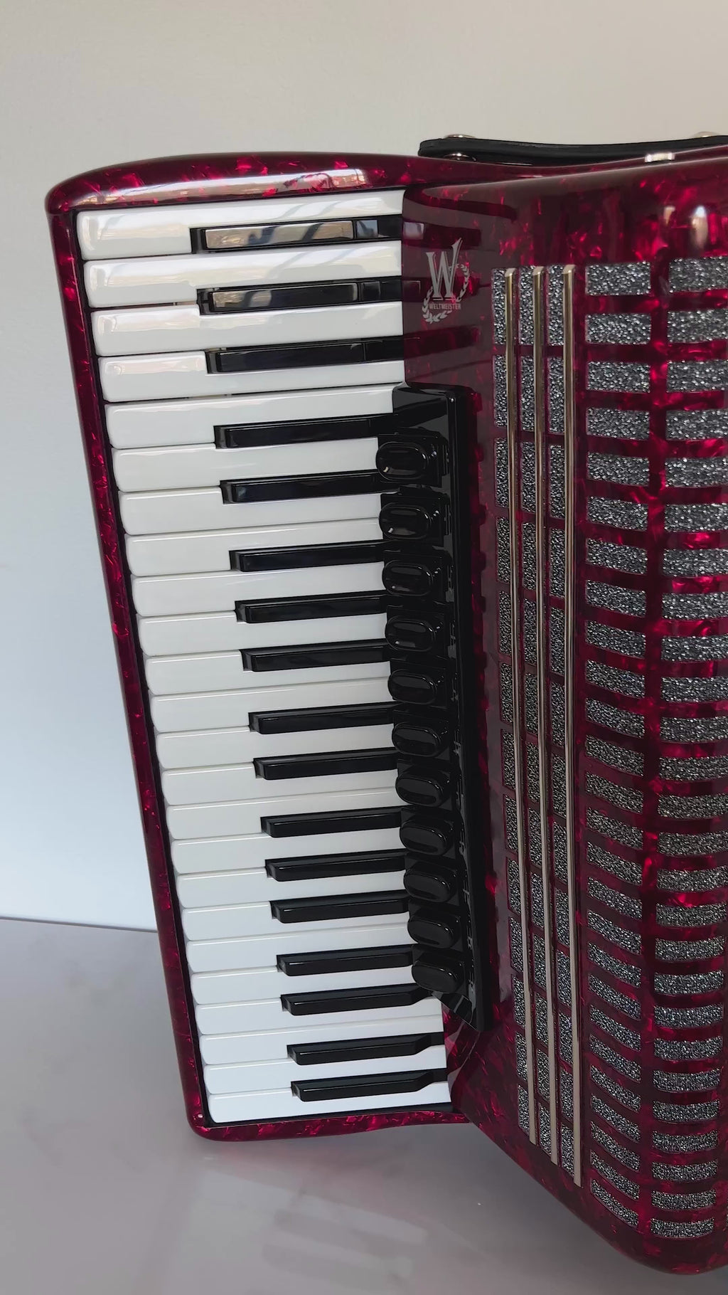 NEW Weltmeister Saphir Red Pearl Piano Accordion, made in Germany, 120 Bass buttons, Full-size Keyboard Accordian, incl. Straps and Case, Item Location USA