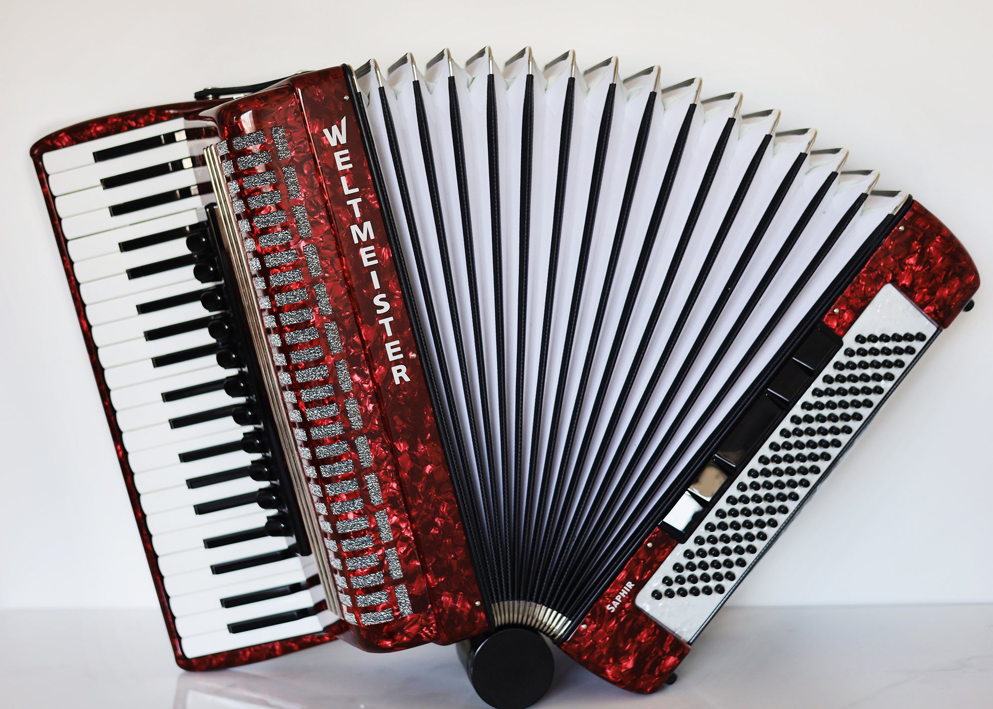 NEW Weltmeister Saphir Red Pearl Piano Accordion, made in Germany, 120 Bass buttons, Full-size Keyboard Accordian, incl. Straps and Case, Item Location USA